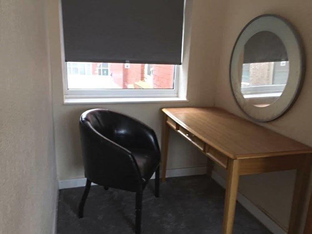 Twelve Apartments Blackpool Eksteriør bilde