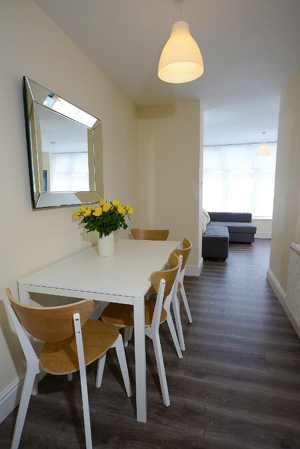 Twelve Apartments Blackpool Eksteriør bilde
