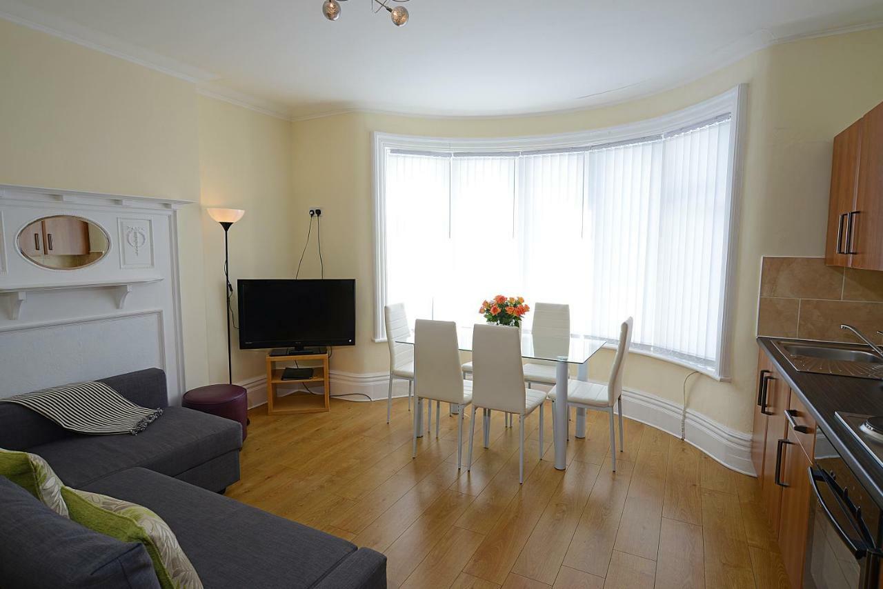 Twelve Apartments Blackpool Eksteriør bilde