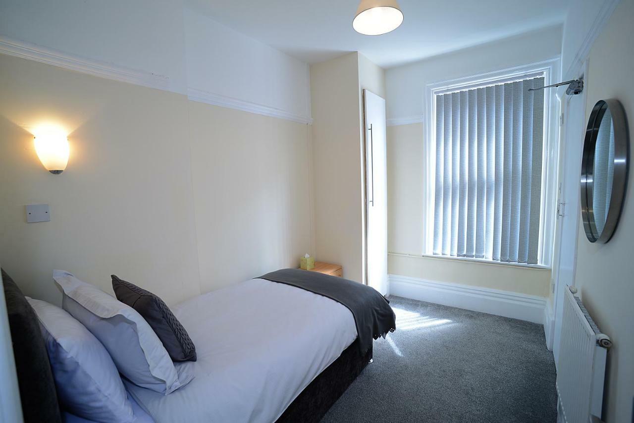 Twelve Apartments Blackpool Eksteriør bilde