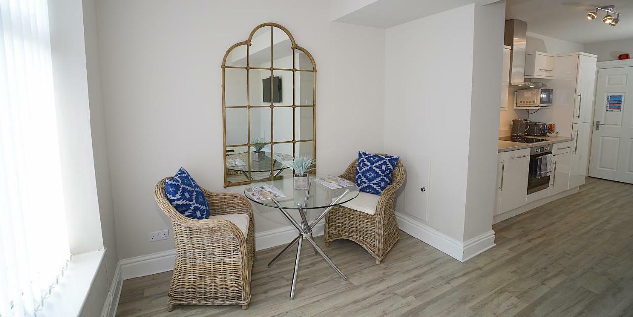 Twelve Apartments Blackpool Eksteriør bilde