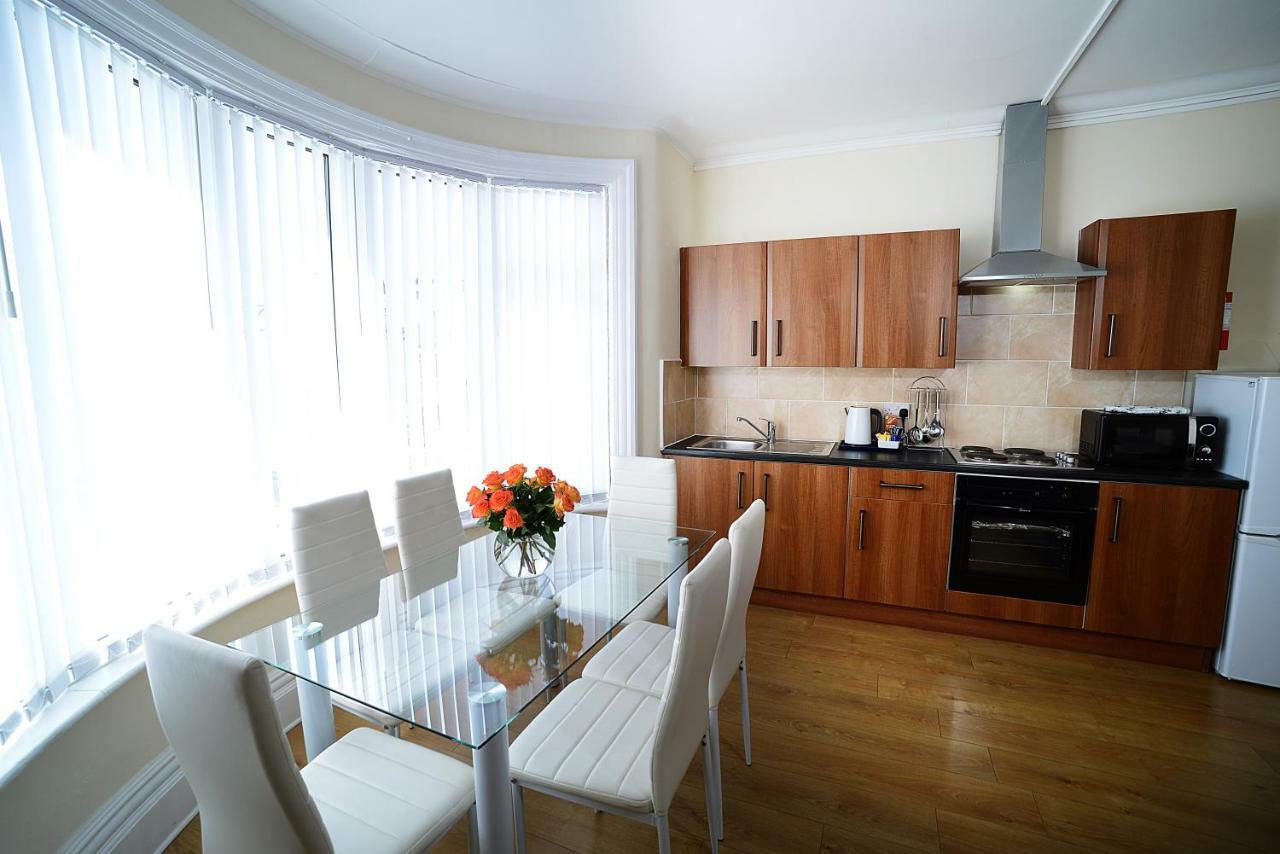 Twelve Apartments Blackpool Eksteriør bilde